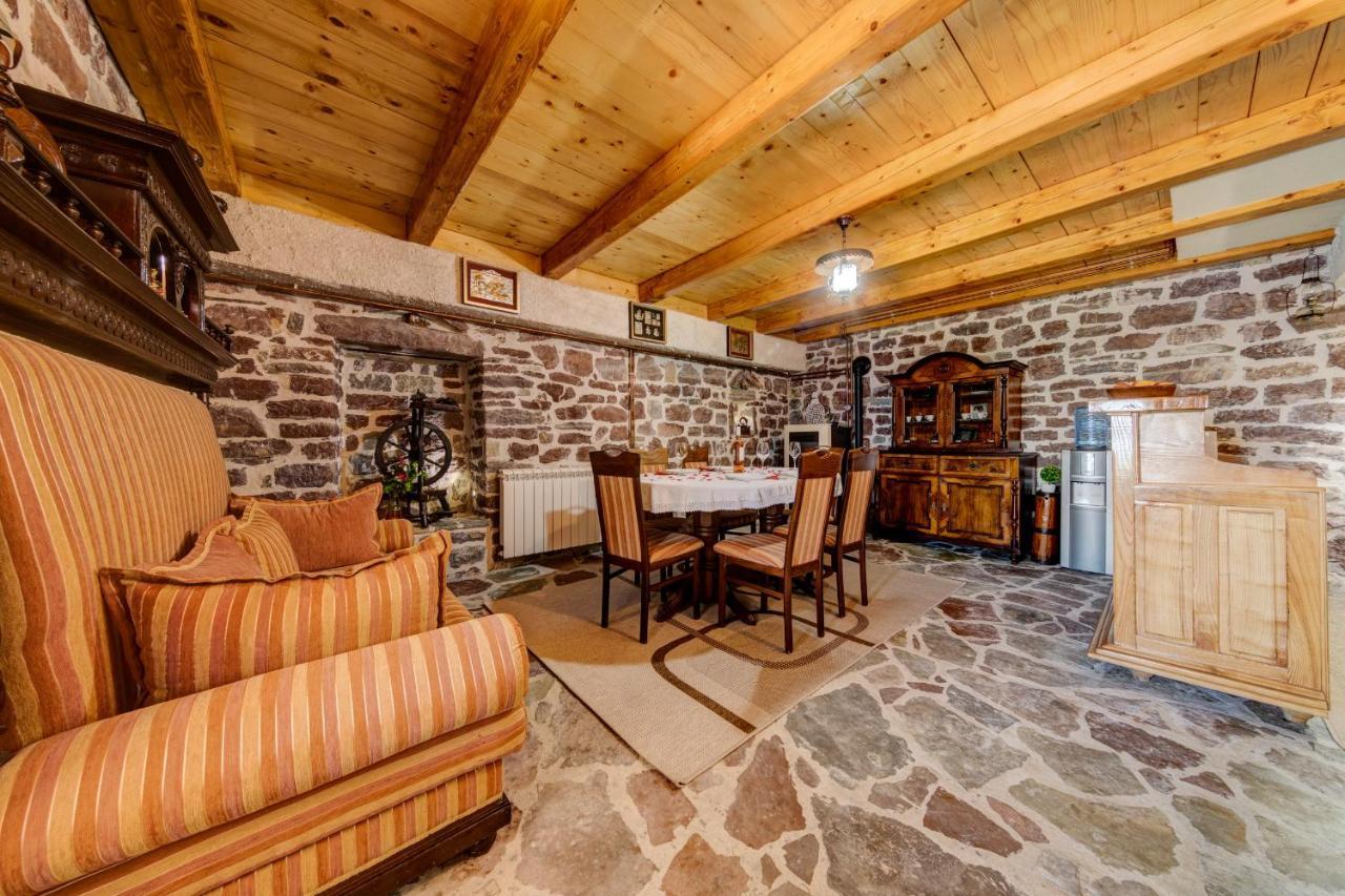 Old Stone House Villas Tivat Bagian luar foto