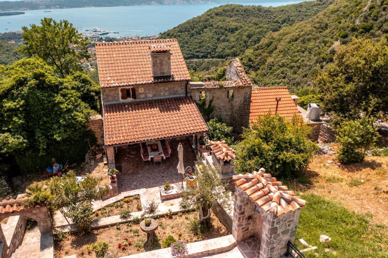 Old Stone House Villas Tivat Bagian luar foto
